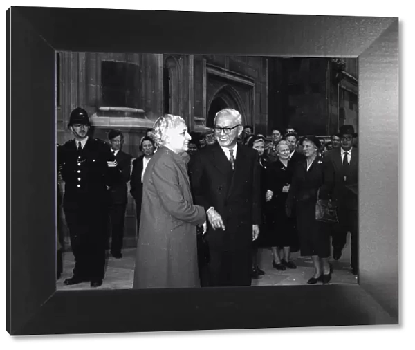 Suez Crisis 1956 Mrs Pamdit outside the Houses of Parliament 12  /  9  /  56