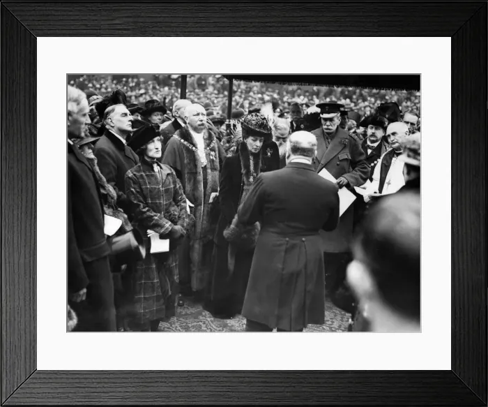 Framed Print : Queen Alexandra unveils Nurse Cavell Memorial. Pictured, Viscount Burnham Framed Print : Queen Alexandra unveils Nurse Cavell Memorial. Pictured, Viscount Burnham
