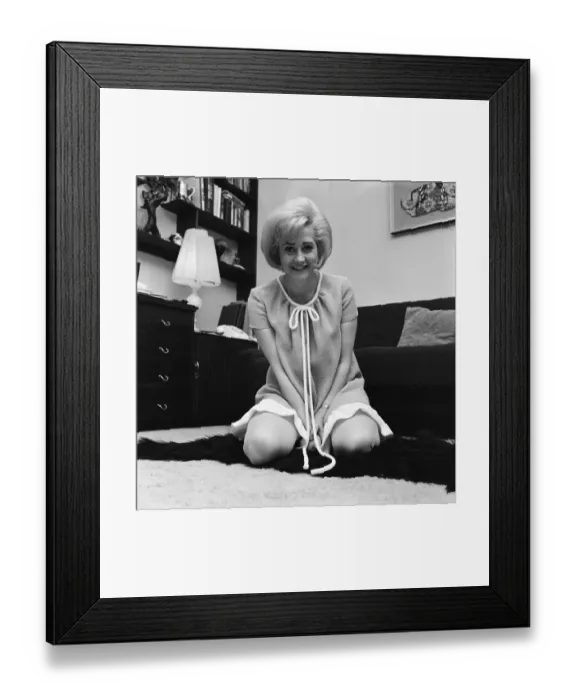Framed Print : Liz Fraser, English actress, pictured at home, April 1967 Framed Print : Liz Fraser, English actress, pictured at home, April 1967