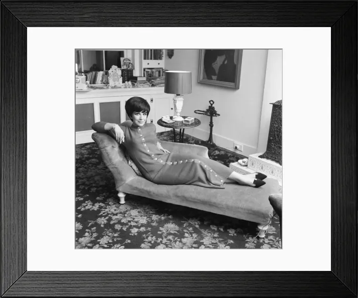 Framed Print : Fenella Fielding, English stage, film and television actress, pictured at home in London Framed Print : Fenella Fielding, English stage, film and television actress, pictured at home in London