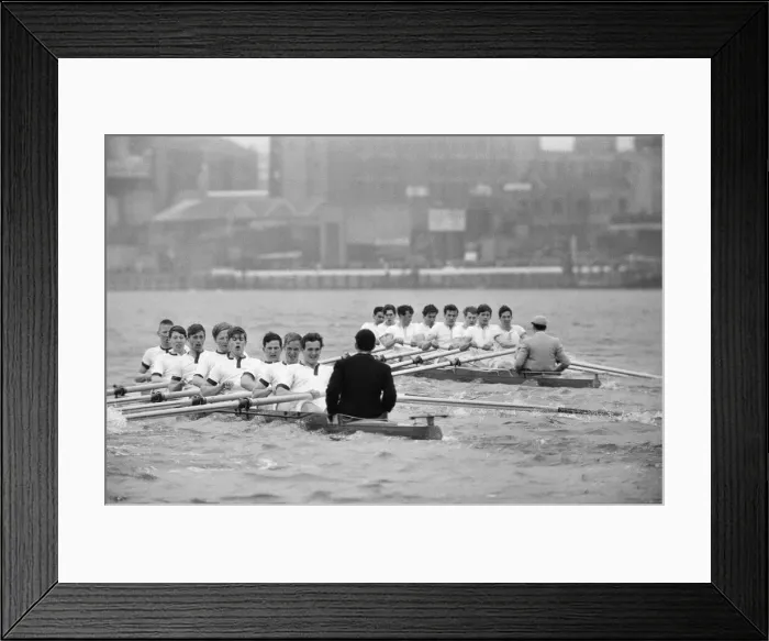 Framed Print : Oxford verses Cambridge Boat Race, on The River Thames, London Framed Print : Oxford verses Cambridge Boat Race, on The River Thames, London