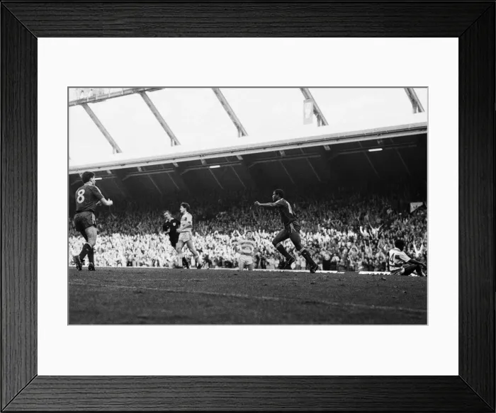 Framed Print : Liverpool 4 Queens Park Rangers 0, Old First Division One game at Anfield Framed Print : Liverpool 4 Queens Park Rangers 0, Old First Division One game at Anfield
