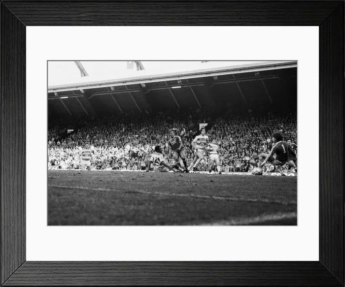 Framed Print : Liverpool 4 Queens Park Rangers 0, Old First Division One game at Anfield Framed Print : Liverpool 4 Queens Park Rangers 0, Old First Division One game at Anfield