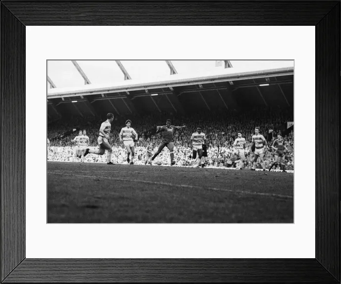 Framed Print : Liverpool 4 Queens Park Rangers 0, Old First Division One game at Anfield Framed Print : Liverpool 4 Queens Park Rangers 0, Old First Division One game at Anfield