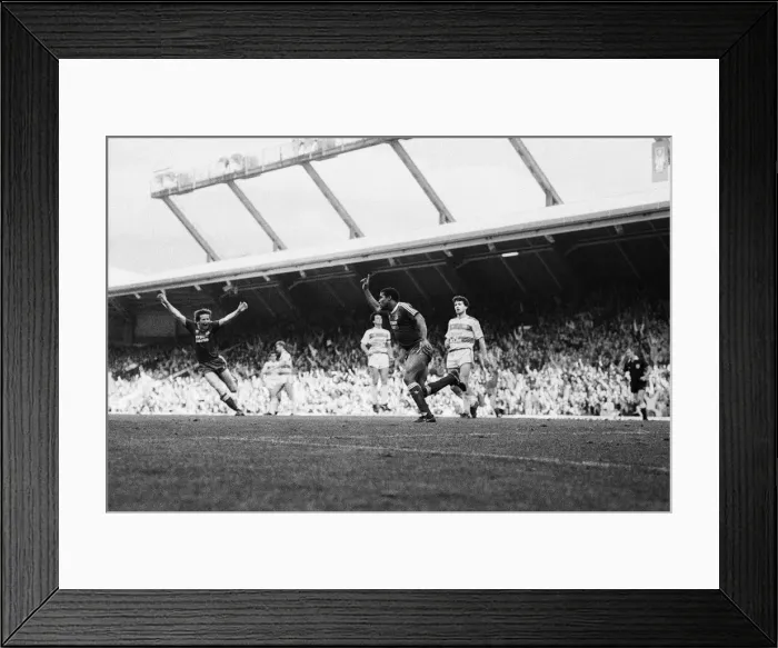 Framed Print : Liverpool 4 Queens Park Rangers 0, Old First Division One game at Anfield