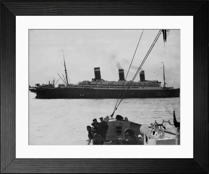 Framed Print : United States Lines ship Leviathan. 3rd December 1924 Framed Print : United States Lines ship Leviathan. 3rd December 1924