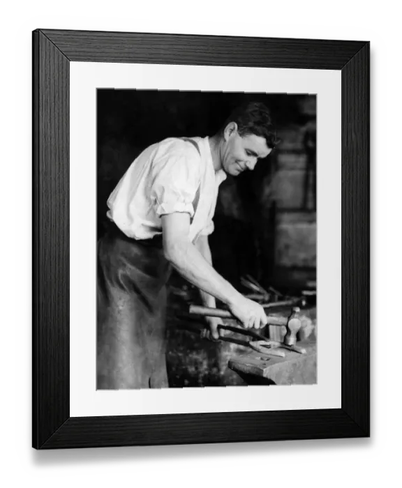 Framed Print : Mr A Smith, the smith of the forge, Sutton Valence, Kent. 5th November 1935