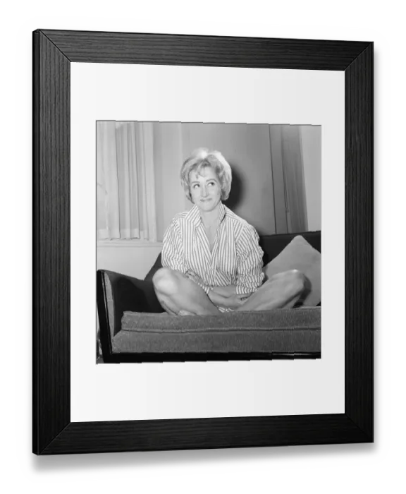 Framed Print : Liz Fraser, English actress, pictured at home of Donald Zec Daily Mirror Journalist