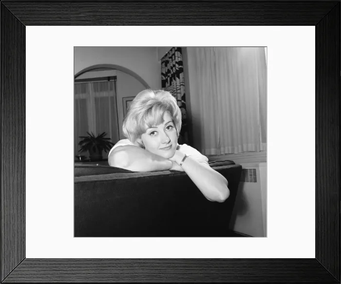Framed Print : Liz Fraser, English actress, pictured at home of Donald Zec Daily Mirror Journalist