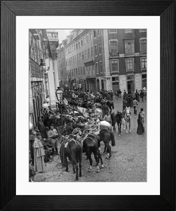 Framed Print : Portugal October 5th Revolution 1910. Daybreak at the Place de Pedro, Lisbon Framed Print : Portugal October 5th Revolution 1910. Daybreak at the Place de Pedro, Lisbon