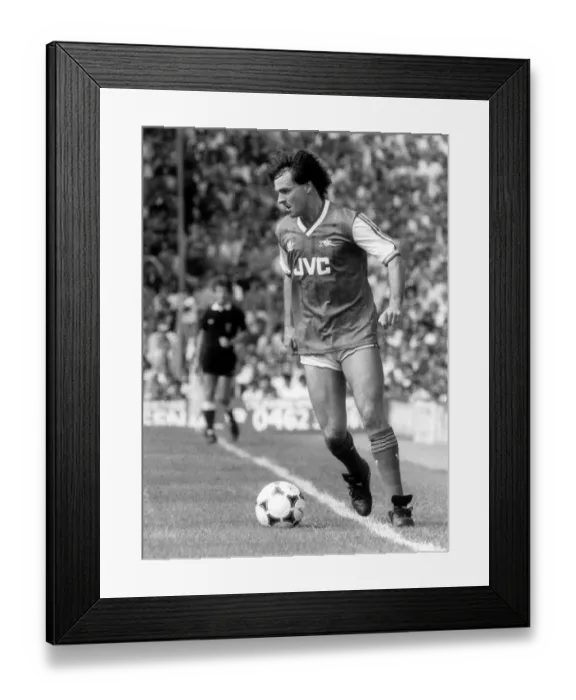 Framed Print : Charlie Nicholas of Arsenal Aug 1986 Arsenal v Manchester United at Highbury