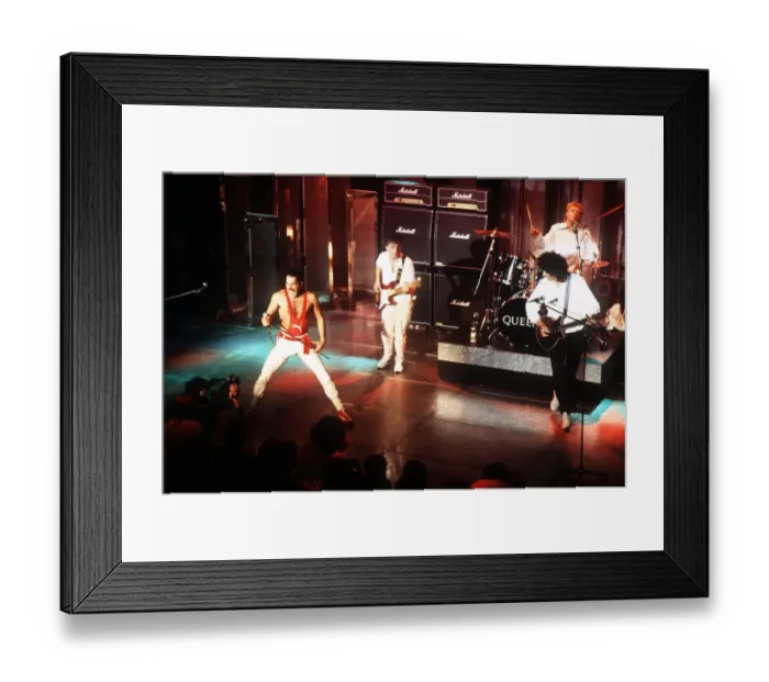 Framed Print : Queen the rock band at the Montreaux pop festival Dbase msi 1980s Framed Print : Queen the rock band at the Montreaux pop festival Dbase msi 1980s