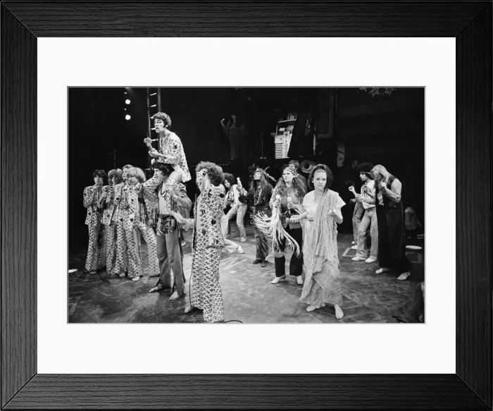 Framed Print : Picture shows the cast of Hair, The Musical. Shaftesbury Theatre in London Framed Print : Picture shows the cast of Hair, The Musical. Shaftesbury Theatre in London