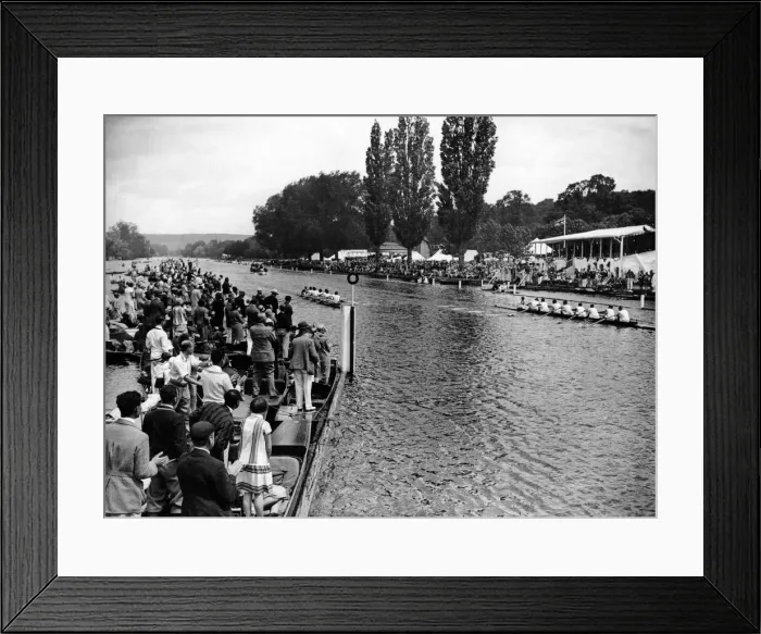Framed Print : A general view of Henley Regatta. Circa 1923 Framed Print : A general view of Henley Regatta. Circa 1923