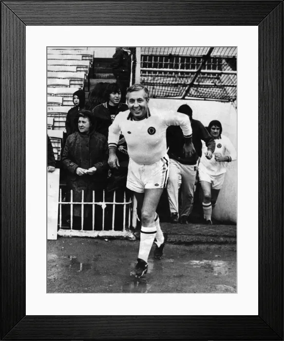 Framed Print : Doug Ellis, Chairman Aston Villa Football Club, wearing Villa Shirt