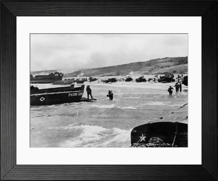 Framed Print : This picture shows tanks landing on the beachhead in France Framed Print : This picture shows tanks landing on the beachhead in France
