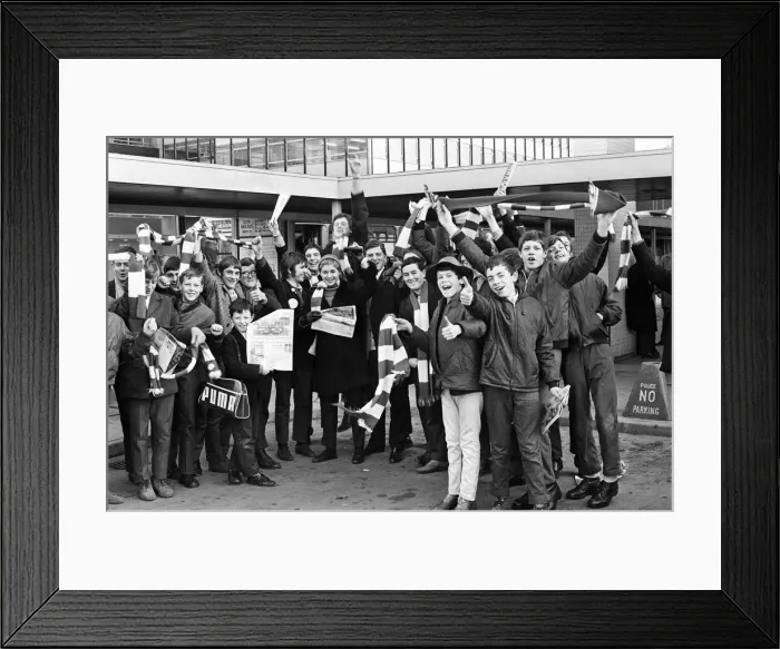 Framed Print : Charlton fans at Coventry station ahead of their FA Cup-tie at Highfield Road Framed Print : Charlton fans at Coventry station ahead of their FA Cup-tie at Highfield Road