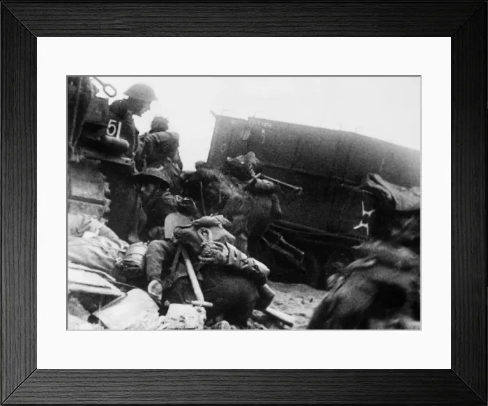 Framed Print : Troops of 3rd infantry division sheltering behind armoured vehicles on Queen Beach Framed Print : Troops of 3rd infantry division sheltering behind armoured vehicles on Queen Beach
