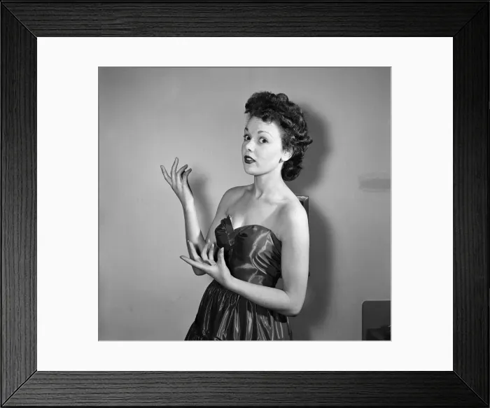 Framed Print : Singer Pauline Shepherd. 14th February 1957 Framed Print : Singer Pauline Shepherd. 14th February 1957