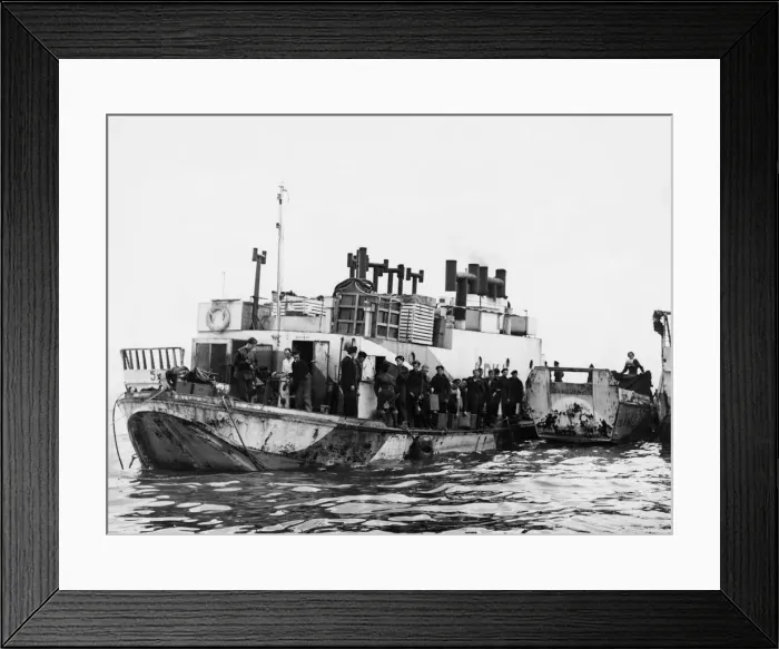 Framed Print : This is one of a series of pictures showing the first landing Barge kitchen Framed Print : This is one of a series of pictures showing the first landing Barge kitchen