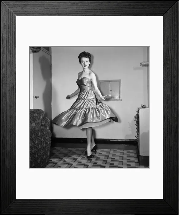 Framed Print : Singer Pauline Shepherd. 14th February 1957 Framed Print : Singer Pauline Shepherd. 14th February 1957