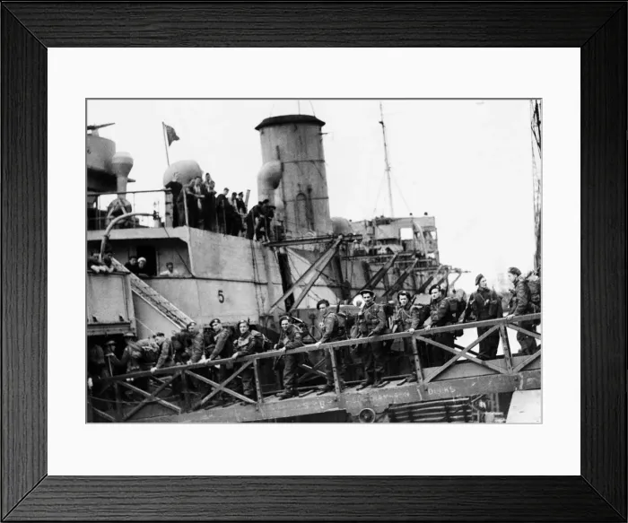 Framed Print : British troops on the gangway going aboard an L. S. I. 7th June 1944 Framed Print : British troops on the gangway going aboard an L. S. I. 7th June 1944