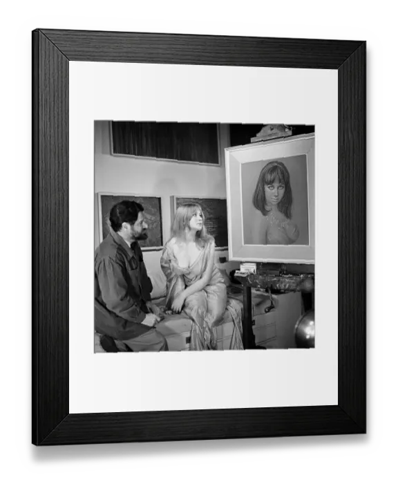 Framed Print : 20-year-old Helen Mirren, star of Cleopatra at the Old Vic