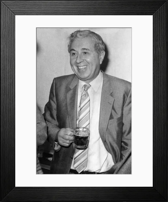 Framed Print : Doug Ellis, Chairman Aston Villa Football Club, Tuesday 30th November 1982 Framed Print : Doug Ellis, Chairman Aston Villa Football Club, Tuesday 30th November 1982