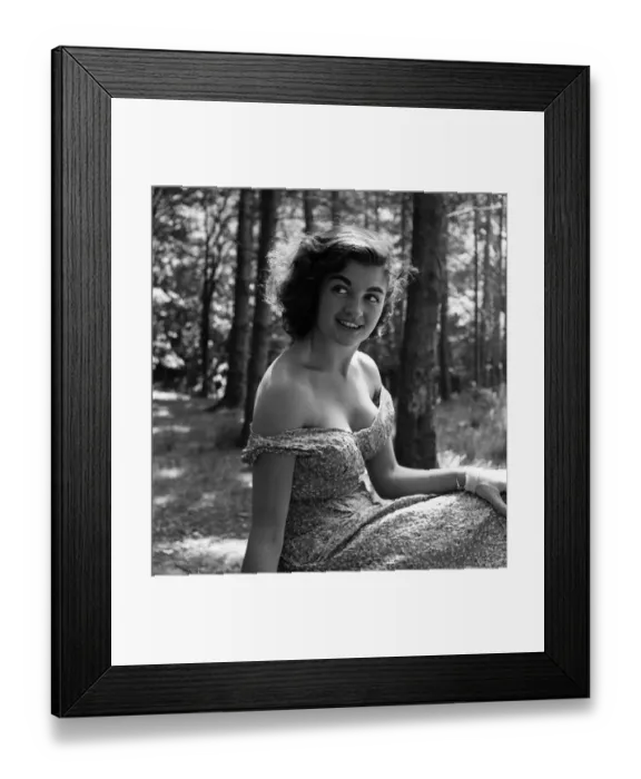 Framed Print : Jill Pengilley, 21, from Plymouth, is an up and coming fashion model