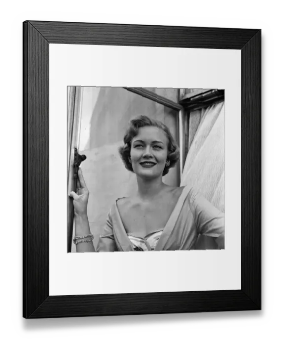 Framed Print : Miss Helen Landon, the American Maid of Cotton for 1957, at the Westbury Hotel