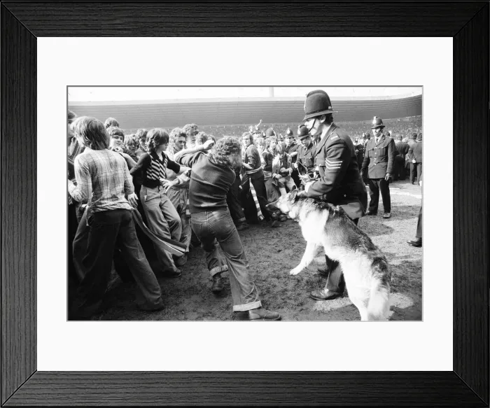 Framed Print : Manchester United 4-0 Blackpool, Division Two League match at Old Trafford, Manchester Framed Print : Manchester United 4-0 Blackpool, Division Two League match at Old Trafford, Manchester