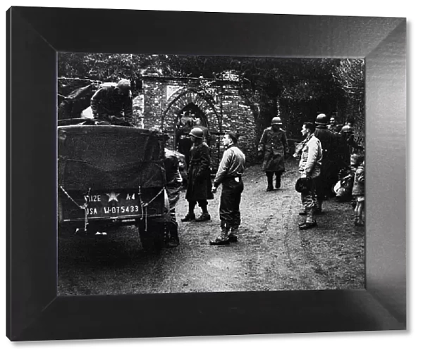US troops arriving in Slapton to help the villagers move their possessions prior to