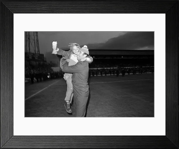 Framed Print : A fan jumps into the arms of Sunderland manager Bob Stokoe during the homecoming Framed Print : A fan jumps into the arms of Sunderland manager Bob Stokoe during the homecoming