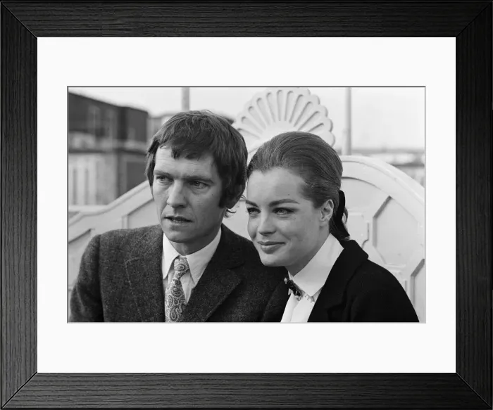 Framed Print : Tom Courtenay and Romy Schneider at the Dorchester Hotel looking at some of the places Framed Print : Tom Courtenay and Romy Schneider at the Dorchester Hotel looking at some of the places