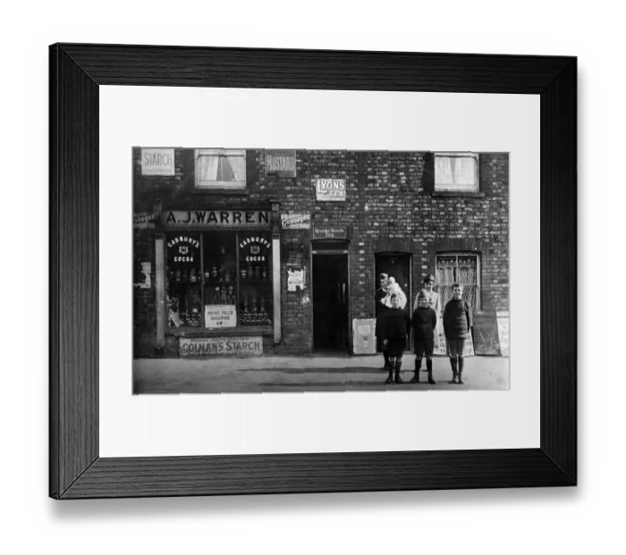 Framed Print : A J Warrens shop, Otford, a village in the Sevenoaks District of Kent. Circa 1920