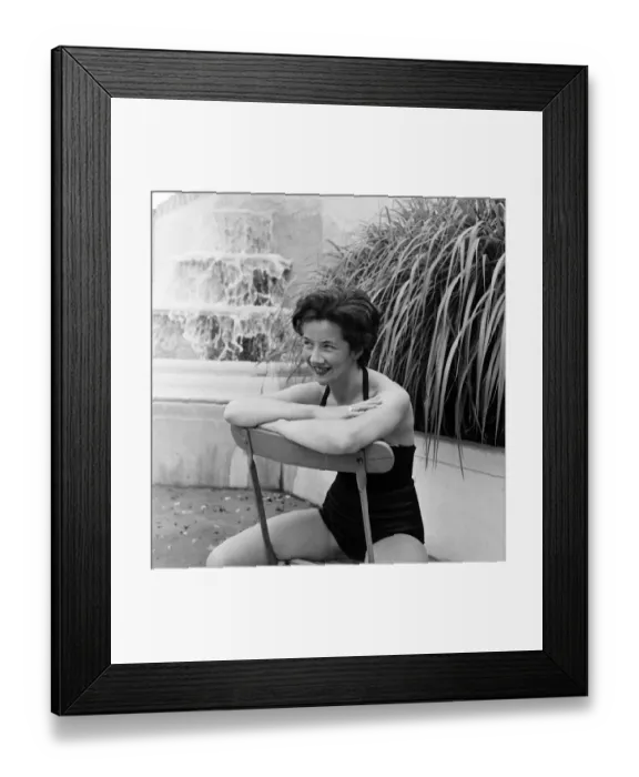 Framed Print : Mrs Jean Humphries, from the Ice show Wild Fire on at the Empress Hall