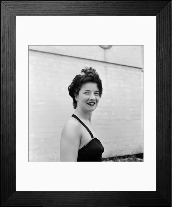 Framed Print : Mrs Jean Humphries, from the Ice show Wild Fire on at the Empress Hall Framed Print : Mrs Jean Humphries, from the Ice show Wild Fire on at the Empress Hall