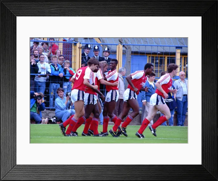 Framed Print : Wimbledon v Arsenal - August 1988 29 / 08 / 1988 DM88-4680 Daily Mirror Framed Print : Wimbledon v Arsenal - August 1988 29 / 08 / 1988 DM88-4680 Daily Mirror