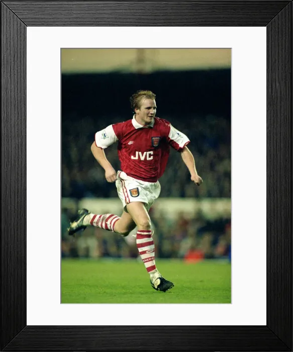 Framed Print : Arsenal v Everton - January 1995 John Hartson in Action