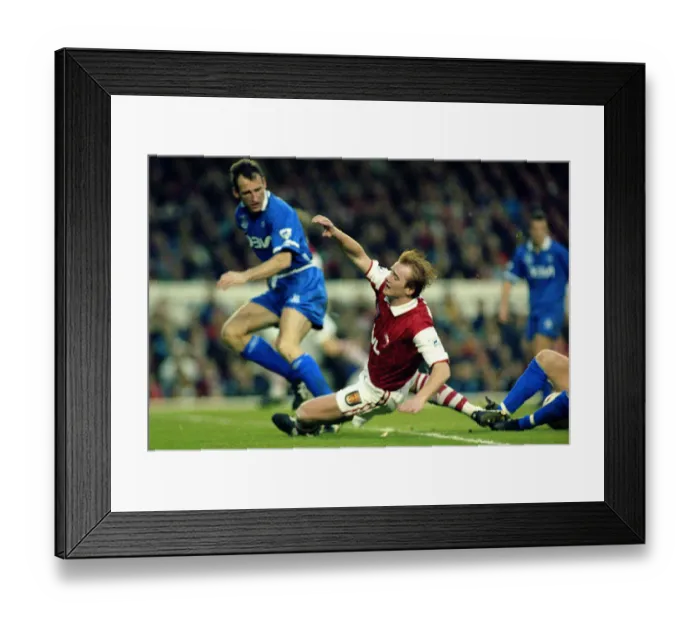 Framed Print : Arsenal v Everton - January 1995 John Hartson in Action 14  /  01  /  1995