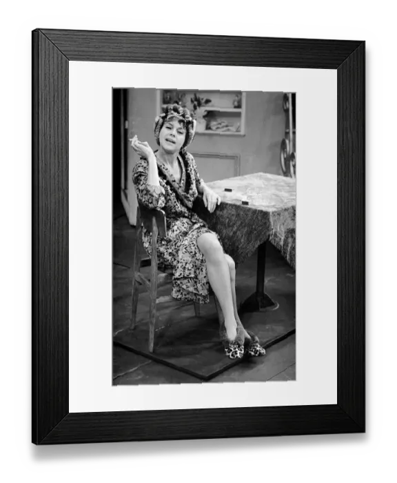 Framed Print : A heavily disguised Honor Blackman at Manchester Palace Theatre, December 1968 Framed Print : A heavily disguised Honor Blackman at Manchester Palace Theatre, December 1968
