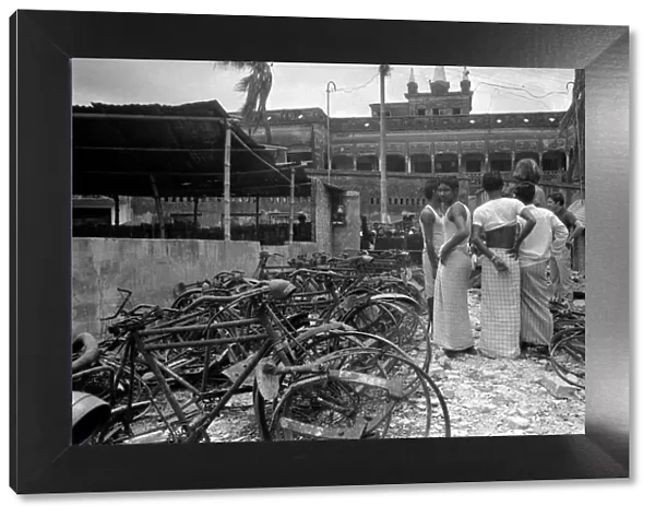 Bangladesh - Dacca - The burnt out Rickshaw factory 27  /  06  /  1971 DM71-6044