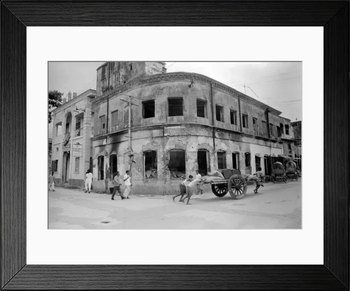 Framed Print : Bangladesh - The old town of Dacca 27 / 06 / 1971 DM71-6044 Daily Mirror Framed Print : Bangladesh - The old town of Dacca 27 / 06 / 1971 DM71-6044 Daily Mirror