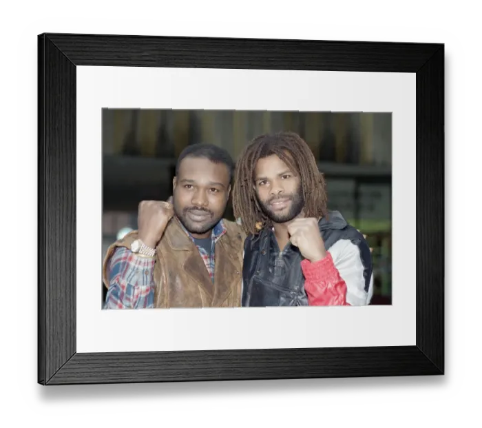 Framed Print : Former British welterweight champion Kirkland Laing (right Framed Print : Former British welterweight champion Kirkland Laing (right