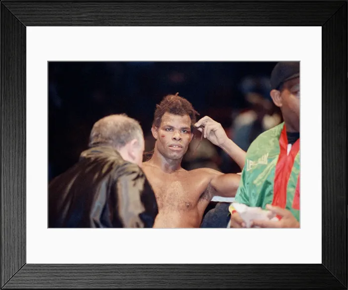 Framed Print : Del Bryan v Kirkland Laing for the British Welterweight Title, Royal Albert Hall Framed Print : Del Bryan v Kirkland Laing for the British Welterweight Title, Royal Albert Hall