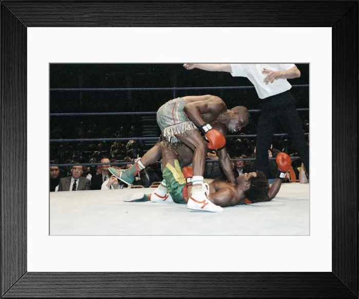 Framed Print : Del Bryan v Kirkland Laing for the British Welterweight Title, Royal Albert Hall Framed Print : Del Bryan v Kirkland Laing for the British Welterweight Title, Royal Albert Hall
