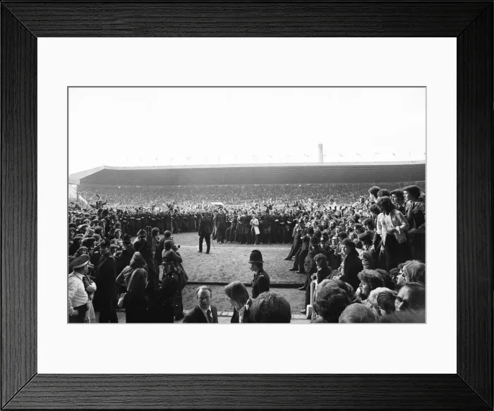 Framed Print : Manchester United 4-0 Blackpool, Division Two League match at Old Trafford, Manchester Framed Print : Manchester United 4-0 Blackpool, Division Two League match at Old Trafford, Manchester