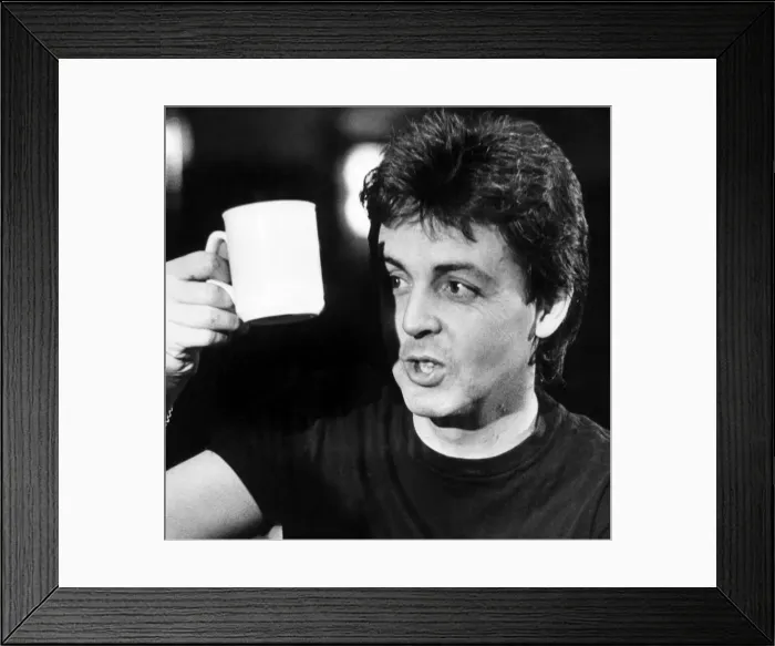 Framed Print : Paul McCartney pictured relaxing with a cup of tea, after the Wings concert
