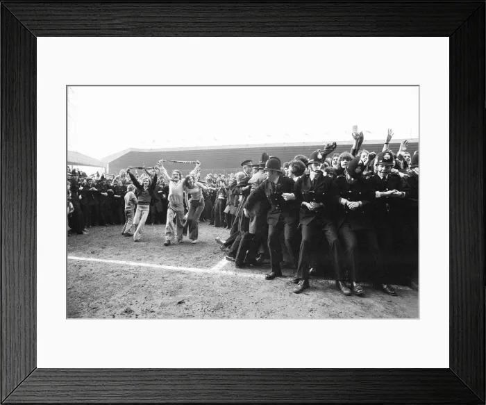 Framed Print : Manchester United 4-0 Blackpool, Division Two League match at Old Trafford, Manchester Framed Print : Manchester United 4-0 Blackpool, Division Two League match at Old Trafford, Manchester