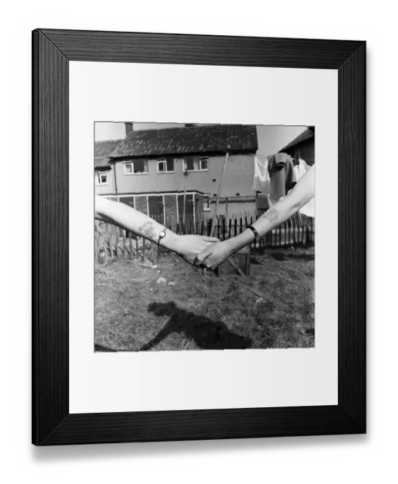 Framed Print : Tattooed housewives of Coventry. Mrs Dorothy Randall (left) and Mrs Christina O